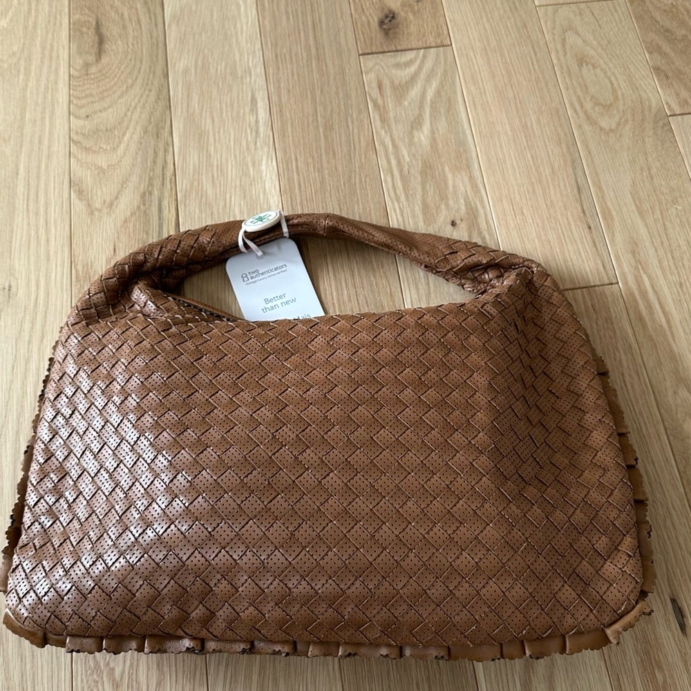 AUTHENTICATED TAGS ATTACHED BOTTEGA VENETA HOBO BAG INTRECCIATO  RETAIL $2110 - Picture 4 of 15